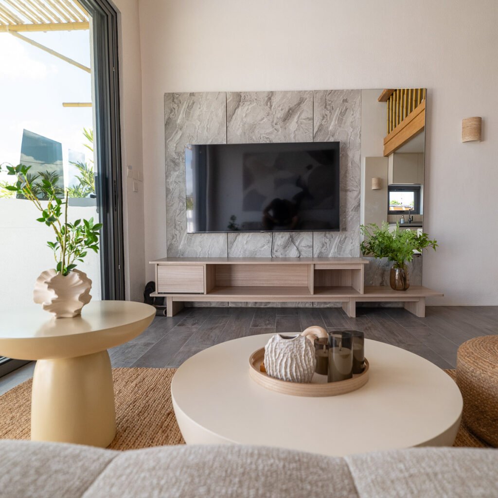 Villa kitchen and dining area